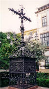 Cruz de la Cerrajería. Plaza de Santa Cruz. Barrio de Santa Cruz. Sevilla